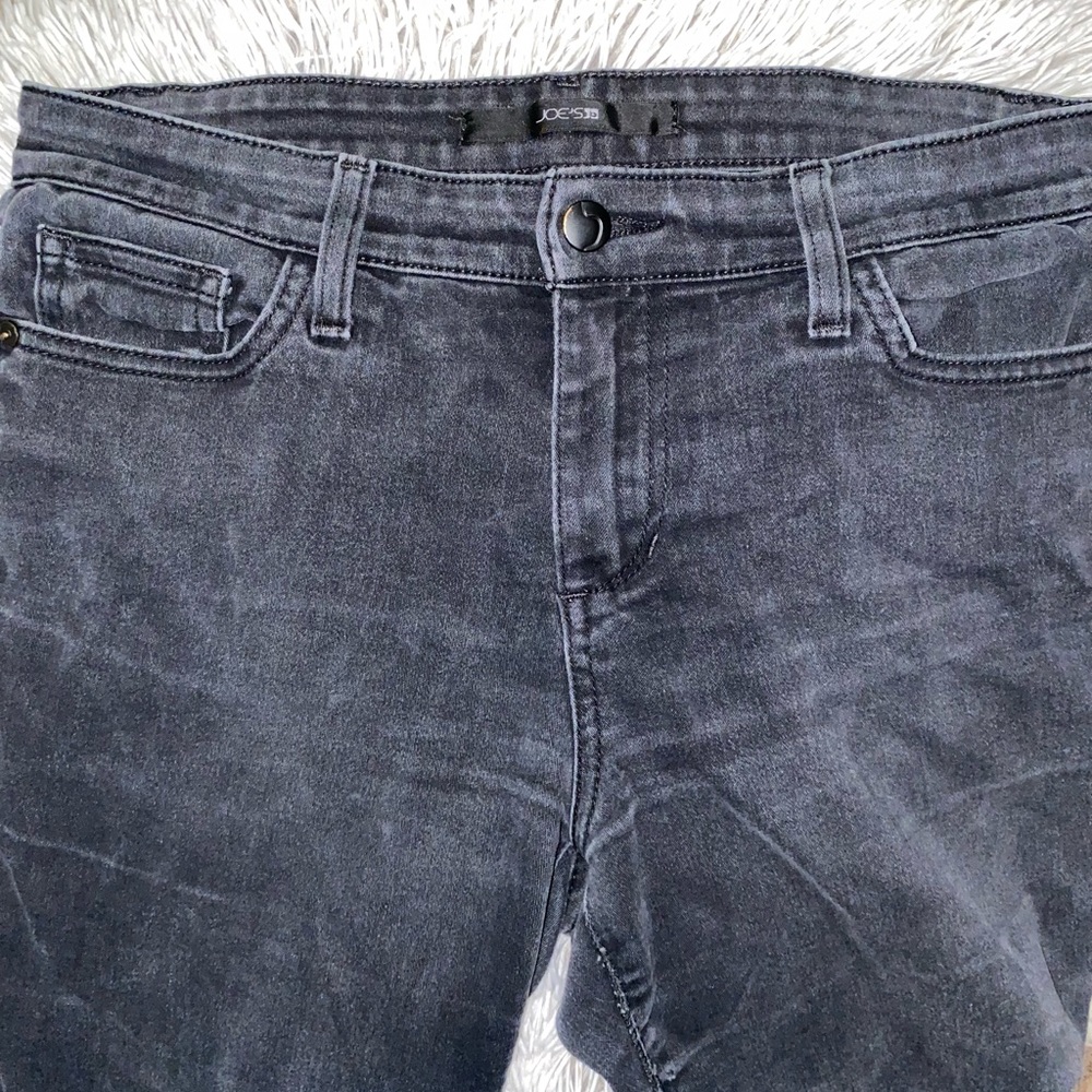 Black skinny jeans (JOE’S)